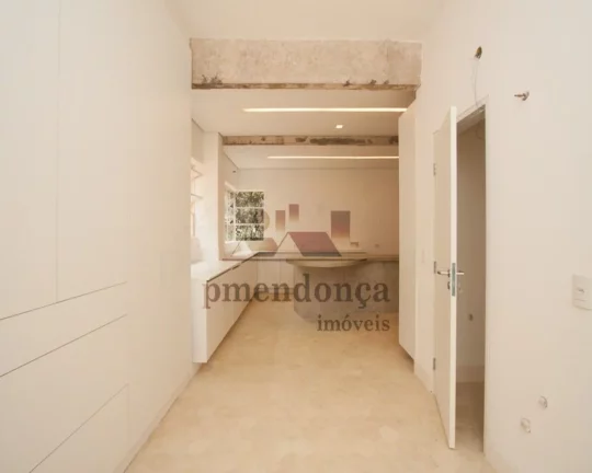 Imagem Apartamento bem amplo, totalmente reformando, tanto hidraulica, com eletrica, pisos e armarios, livv...