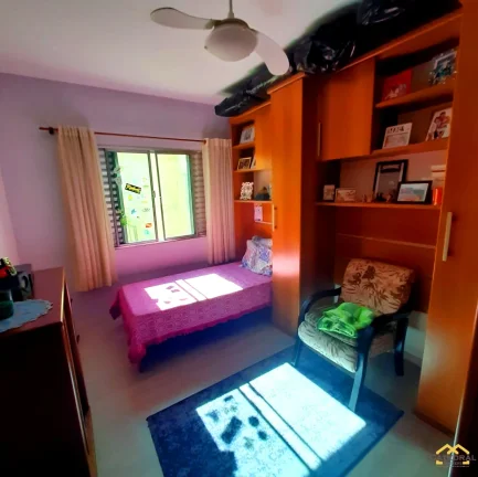 Imagem Casa Térrea com 2 quartos e 3 vagas na Vila Helena em Jundiaí-SP