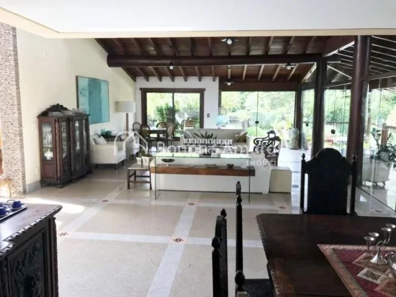 Imagem Casa em condomínio com 1000 m² e 7 quartos