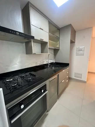 Imagem Apartamento com 62 M², 2 dormitórios, ampla sala com sacada, área de serviços, cozinha, 02 banhe...