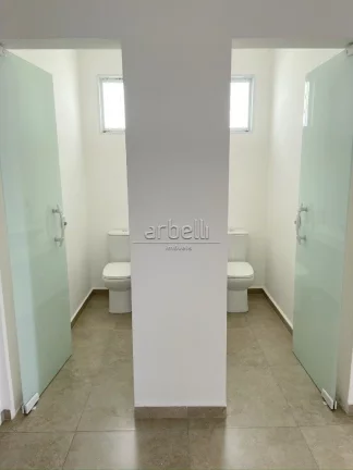 Imagem Casa comercial bem ampla com 250 M² com 5 salas, 3 lavabos, cozinha, 4 vagas de garagem, quintal e ...