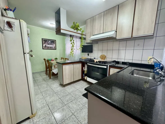 Imagem Sobrado Amplo com 3 Dormitórios e 2 Vagas Próximo ao Shopping Aricanduva