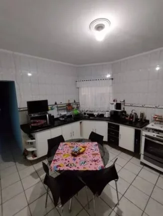 Imagem Casa Assobradada Corredor Lateral 8 vagas 3 Dormitorios Sendo 1 Suíte
