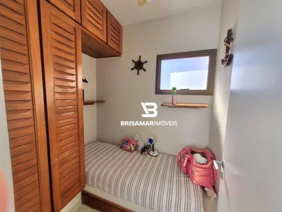 Imagem PITANGUEIRAS- DUAS QUADRAS DA PRAIA , TOTALMENTE REFORMADO E DECORADO, 02 VAGAS DE GARAGEM NO PRÉDIO.