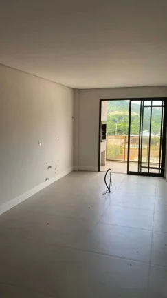 Imagem Apartamento com 2 dormitórios sendo 1 suíte e 1 vaga de garagem em Governador Celso Ramos/SC