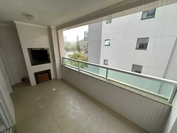 Imagem Apartamento semi-mobiliado com 1 suíte, 2 Demi e 2 vagas de garagem na Praia Brava em Itajaí