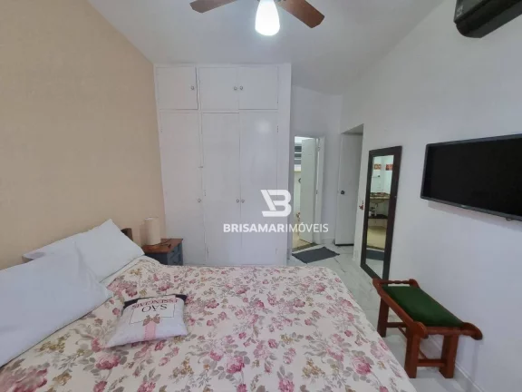 Imagem PITANGUEIRAS- UMA QUADRA DO MAR , TOTALMENTE REFORMADO, GARAGEM PRIVATIVA NO PRÉDIO, CONDOMÍNIO BAIXO.