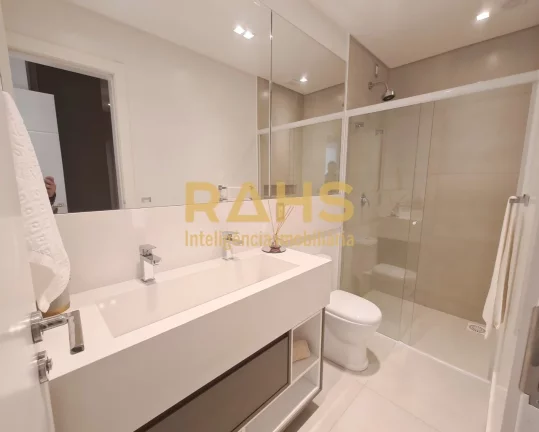 Imagem Lindo Apartamento no Bairro Atiradores Decorado e Equipado. São 80,44m² privativos, 2 suítes, lav...