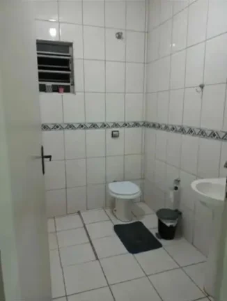 Imagem Salão Comercial de Alto Padrão para Locação na Vila Santana, Sorocaba-SP: 2 Salas, 1 Banheiro, 146m² de Área.