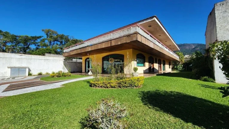 Imagem Casa para Venda em Teresópolis / RJ no bairro Alto