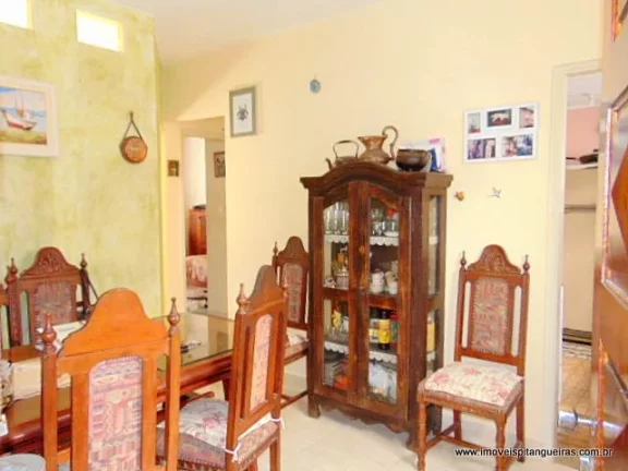 Imagem Tombo - Pertinho do mar - 78 m² úteis - Garagem - Condomínio baixo.