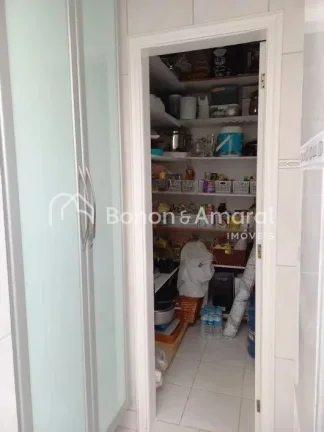 Imagem Casa estilo sobrado com linda vista da varanda, 263m² de área construída, muito bem distribuída ...