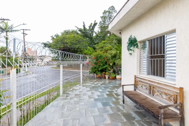 Imagem CASA TÉRREA JD SAÚDE 209,00 M 3 DORMITÓRIOS SENDO 2 SUÍTES SALA 3 AMBIENTES AMPLOS LAREIRA COZINHA ÁREA SERVIÇO CHURRASQUEIRA SALÃO FESTAS 4 VAGAS