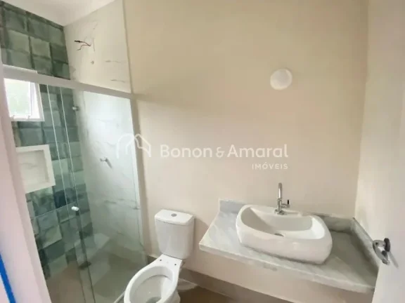 Imagem Localizado na Chácara Primavera, em Campinas, este sobrado de 76 m² oferece o equilíbrio perfeito...
