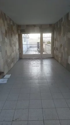 Imagem Sobrado com 250 metros quadrados, living, ampla cozinha com armários, 3 dormitórios sendo 1 suíte...