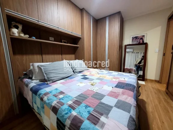 Imagem Casa à venda no Jardim Bandeirantes – 4 quartos (1 suíte), 3 banheiros, edícula, área gourmet e vagas para 3 carros em localização privilegiada de Londrina