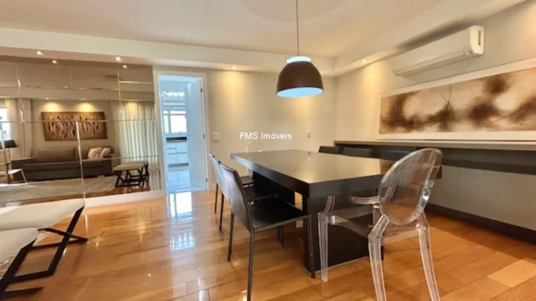 Imagem Imperdível oportunidade: Apartamento de luxo com 3 quartos e 3 suítes em Moema, São Paulo - 210m² e 3 vagas de garagem!