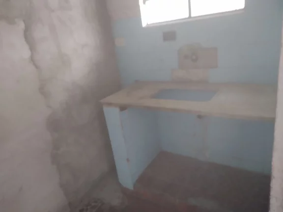 Imagem CASA COM ESPAÇO COBERTO IDEAL PARA OFICINA MECÂNICA