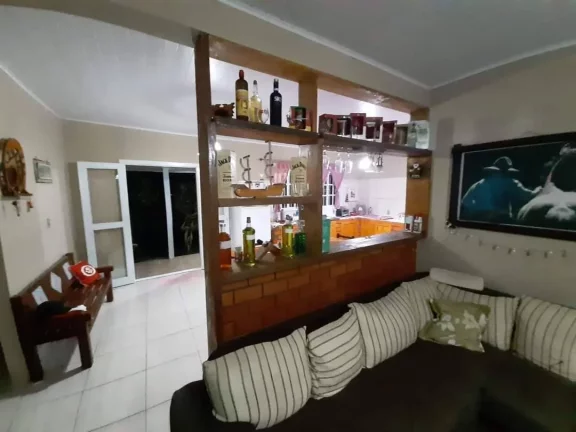 Imagem Ótimo Investimento !!! - Casa, e mais dois Kit Nets, centro de Pinhal