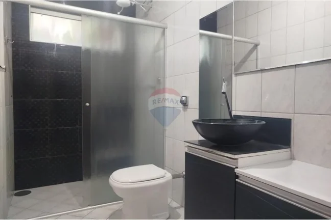 Imagem Casa com 4 quartos, 1 suíte, 6 banheiros e salão comercial. Localizada no Central Parque Sorocaba. Valor R$ 790.000. Confira! RE/MAX Shmone.