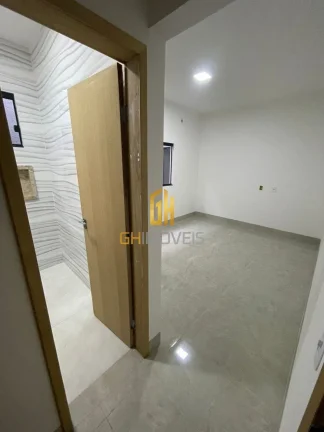 Imagem Casa 3 quartos, Mansões Paraiso, 450.000,00

A casa possui:

- Sala;
- 3 quartos, sendo 1 suite;
- ...