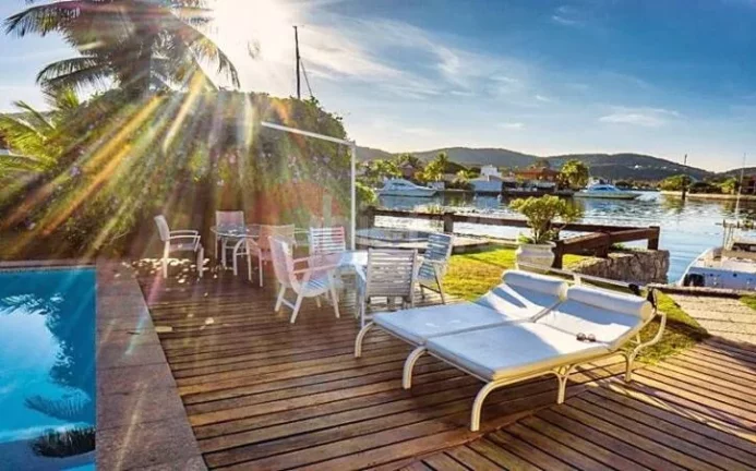 Imagem Casa com 9 dormitórios à venda, 1680 m² - São Bento - Cabo Frio/RJ