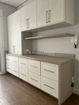 Imagem Casa comercial para locação com salão, 3 salas, elevador, 208 m² no Cambuí