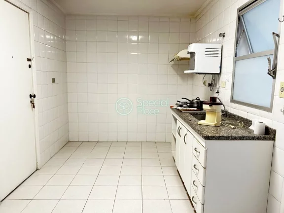 Imagem Ótimo apartamento com 109m² em Moema Pássaros Living amplo com janelões, o terceiro dormitório ...