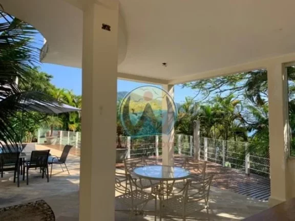 Imagem Magnífica Casa à Venda em Ubatuba-SP, Bairro Ponta Grossa - 4 Quartos, 3 Suítes, 2 Salas, 2 Banheiros, 5 Vagas de Garagem, 437m².