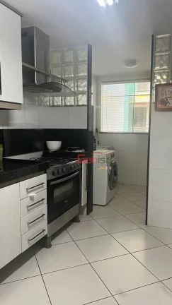 Imagem Apartamento com 3 dormitórios à venda, 140 m² por R$ 900.000,00 - Centro - Cabo Frio/RJ