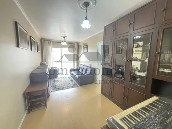 Imagem Lindo apartamento todo reformado com living para 2 ambientes , sacada, 2 dormitórios com armários ...