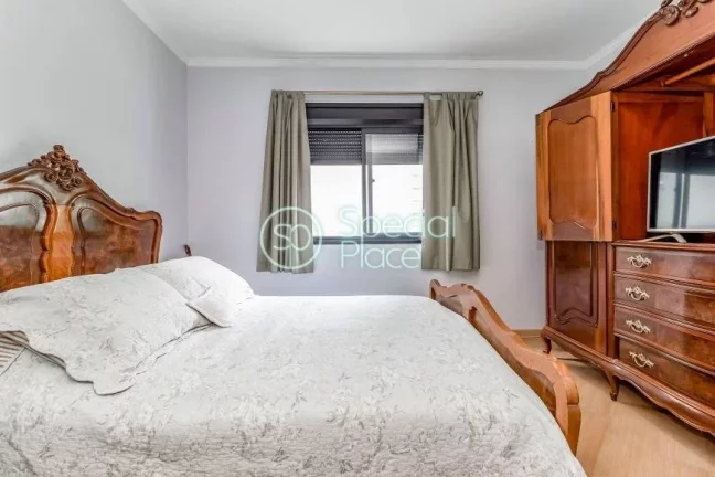 Imagem Ótimo apartamento com 135m² no Brooklin. Amplo living com varanda na copa das árvores, sala de ja...
