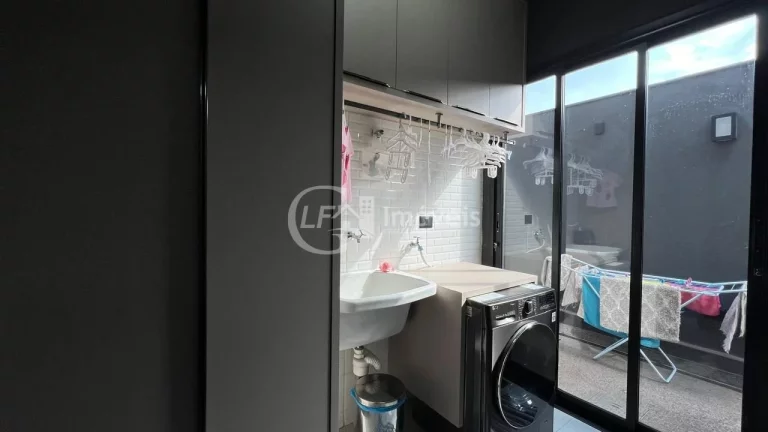 Imagem Casa à venda em Campo Grande-MS, Alphaville II: 2 quartos, 2 suítes, 3 salas, 2 banheiros, 4 vagas de garagem, 238m².