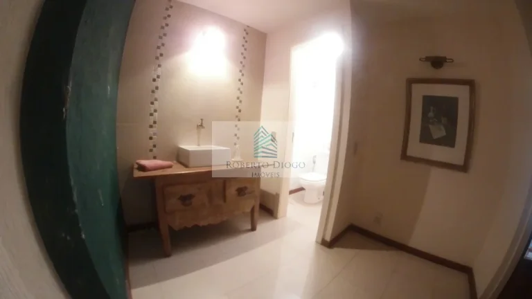Imagem Imperdível: Casa em Condomínio de Luxo com 5 Quartos e 369m² em Itaipu, Niterói-RJ