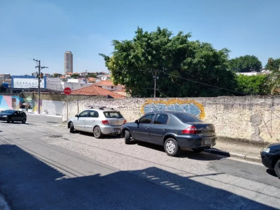 Imagem Terreno com 363 metros quadrados, com casa no local com cozinha, sala, 3 dormitórios, banheiro e va...