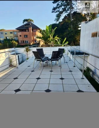Imagem Casa Triplex a Venda no bairro Jardim Social - Curitiba, PR
