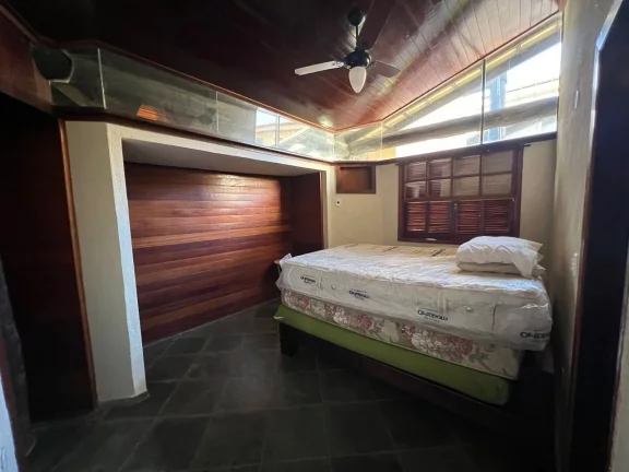 Imagem Vendo casa rústica, em ótimo estado de conservação, ótima localização