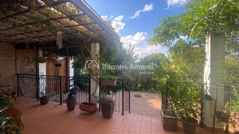 Imagem Descubra seu novo refÃºgio no San Conrado!

Terreno: 1.230 mÂ² | ConstruÃ§Ã£o: 230 mÂ²
 DocumentaÃ§Ã...
