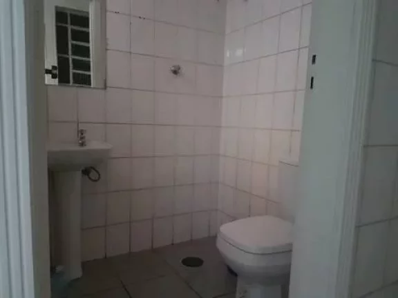 Imagem Conjunto comercial na Praça D. Gastão Liberal Pinto
