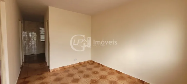 Imagem Casa para locação em Campo Grande-MS, Vila Moreninha II: 4 quartos, 1 suíte, 1 sala, 2 banheiros, 2 vagas de garagem, 80m².