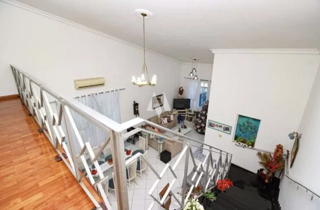 Imagem Casa isolada á venda em Santos !