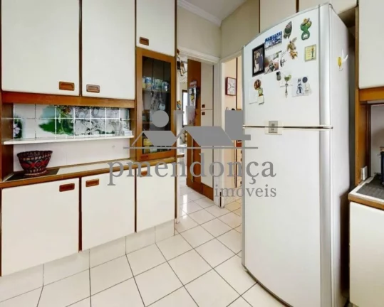 Imagem Apartamento à venda em Higienópolis com 3 suítes e 3 vagas, 210m2