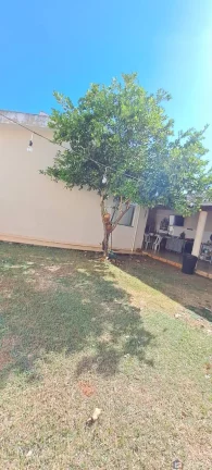 Imagem Casa à Venda no Jardim Céu Azul em Patos de Minas – 3 Quartos, Suíte, Área Gourmet e Escritório por R$ 750 mil