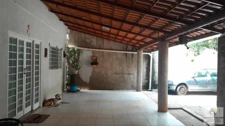 Imagem Casa para Venda em Aparecida de Goiânia, Vila Brasília, 3 dormitórios, 1 suíte, 2 banheiros, 5 vagas