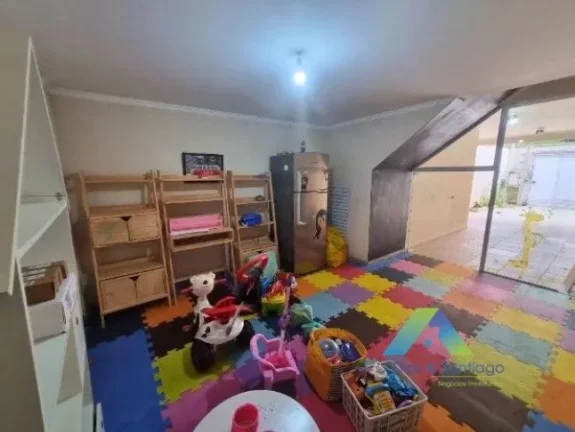 Imagem Casa Sobrado a venda com 03 quartos e 03 vagas de garagem- Cupece