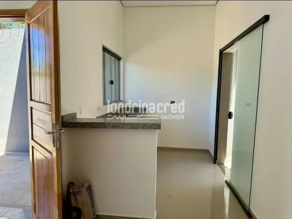 Imagem Casa geminada na zona norte de Londrina com 2 dormitórios, sala, cozinha, banheiro, garagem e 100m² de terreno. Oportunidade imperdível!