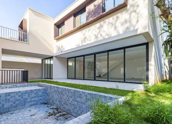Imagem Casa de 487 m² com 4 suítes e 4 vagas no Condomínio Garda, Jardim Cordeiro.