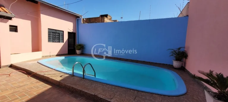 Imagem Casa à venda em Campo Grande-MS, bairro Coronel Antonino: 2 quartos, 1 sala, 2 banheiros, 2 vagas, 140m² de área. ¡Não perca!