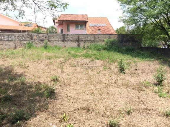 Imagem Terreno plano de esquina com 623 metros quadrados. Localização privilegiada em bairro nobre com ca...