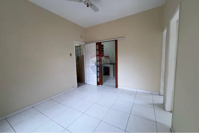Imagem Apartamento com 50m² e 2 quartos em Cascadura. Rio de Janeiro,